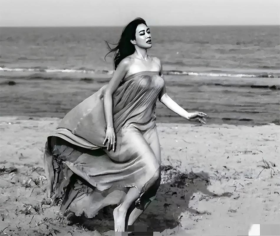 钟丽缇美人鱼在线观看 不是找资源，是找1999年那个还能哭的自己