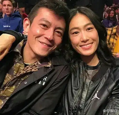 娱乐圈艳照门_陈冠希艳照门事件_陈冠希潮牌店宣传