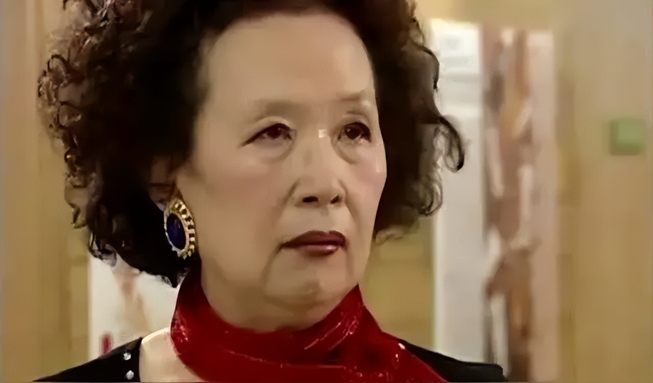 中老年女性扎发造型_女明星 发型_短发显老雷区